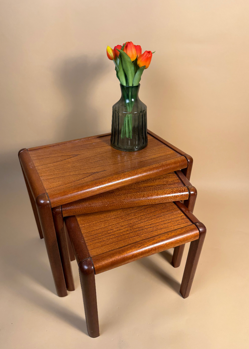 Tables Gigognes
