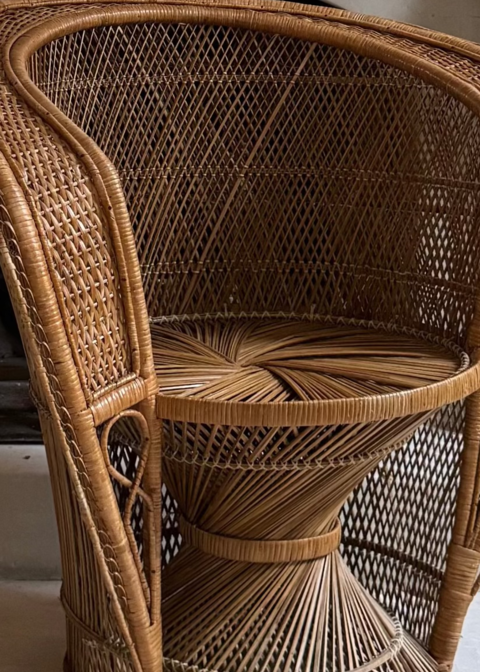 Chaise Paon Osier tressé
